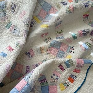 Vintage Feedsack Double Wedding Ring Quilt 70x90 Pastel Patchwork Handmade
